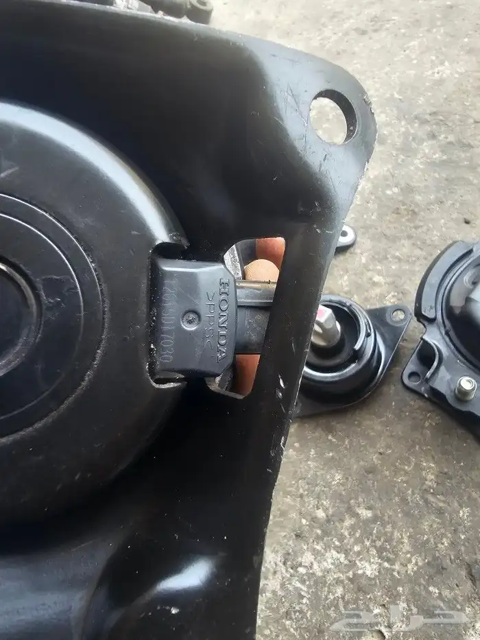 قطع غيار هوندا اكورد 6 سلندر 2008- 2017 كراسي مكينه و مساعدا 3