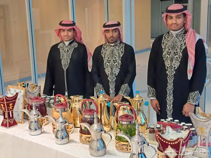 قهوة الشرقيه للضيافة الملكيه قهوجيين وصبابين رجال ونساء 5