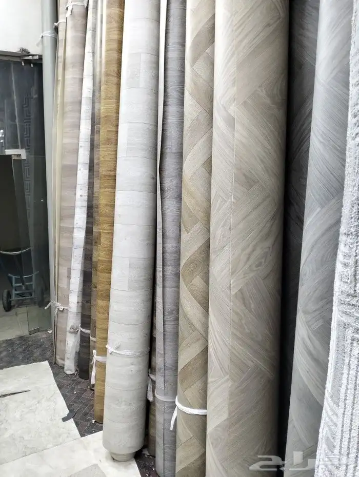 يوجد لدينا موكيت تركى وامارتى ووطني وجميع انواع الفنيل بلجيك 9