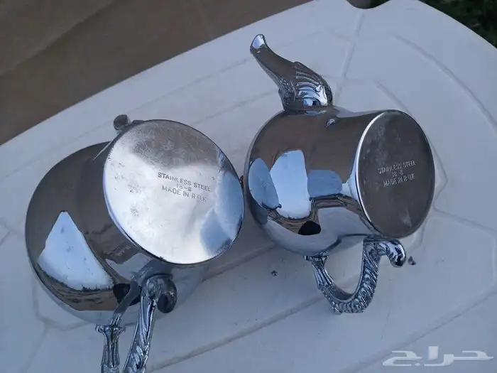 اباريق ستيل مستعمل. نظيف طقم 4