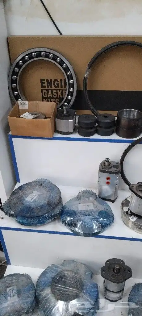 قطع غيار معدات الهيونداي بكل الاحجام والانواع 3