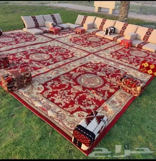 قهوجين وصبابين رجال ونساء كنب وكراسي طاولات ومضلات 12