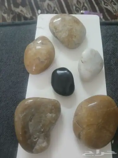 لدينا احجار كريمة نرغب ببيعها 2