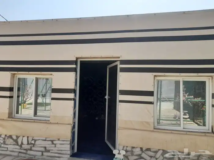 للايجار استراحة بحي الواحة على أرض تجارية 2