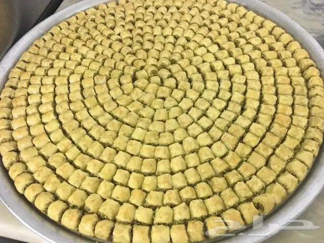 شيف حلويات شرقية يبحث عن عمل 5