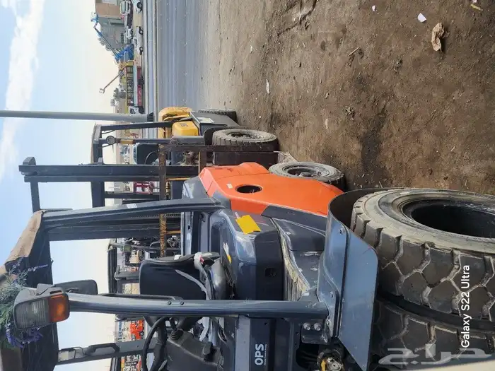 للإيجار رافعات شوكية(فوركلفت )forklift 3