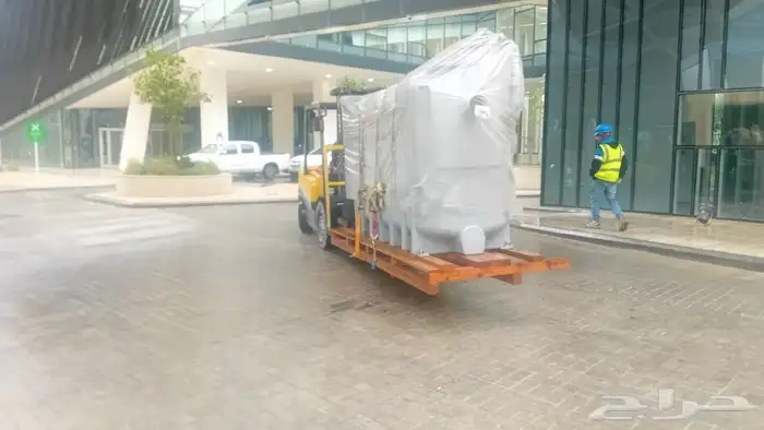 رافعه شويكه للايجار كرينات بجميع احجمها 4