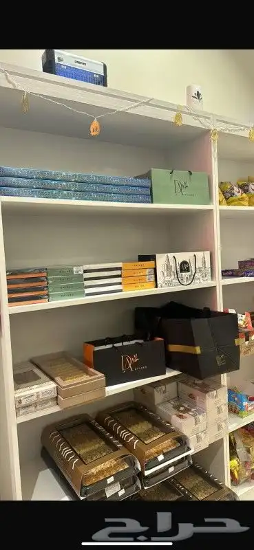 للبيع محل حلويات 2