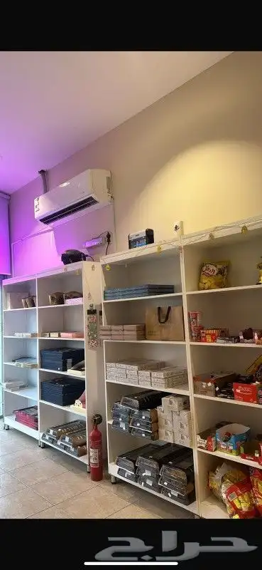 للبيع محل حلويات 1