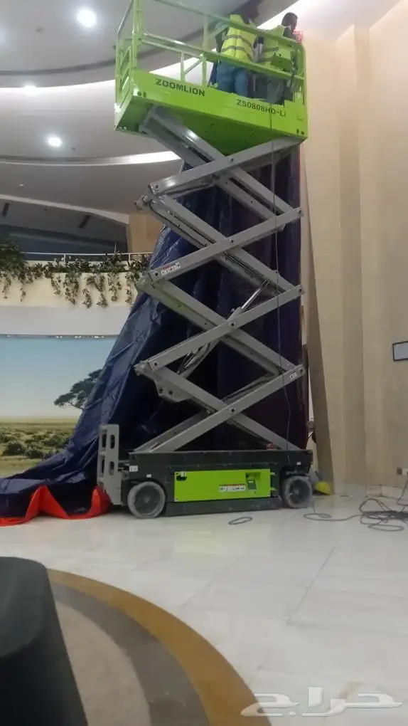 رافعه شويكه للايجار كرينات بجميع احجمها 8