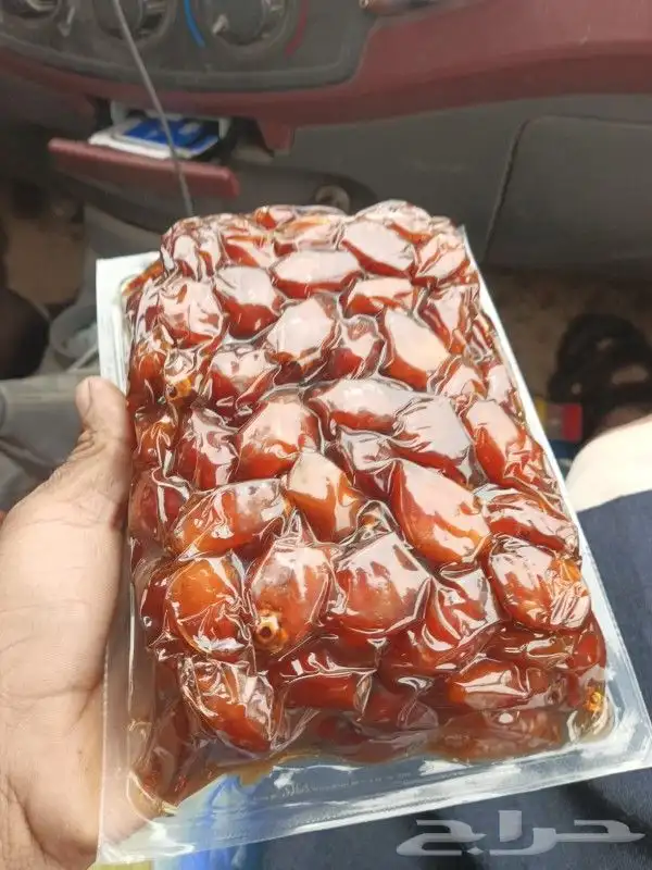 يوجد لدينا تمر اشقر الخاص 0