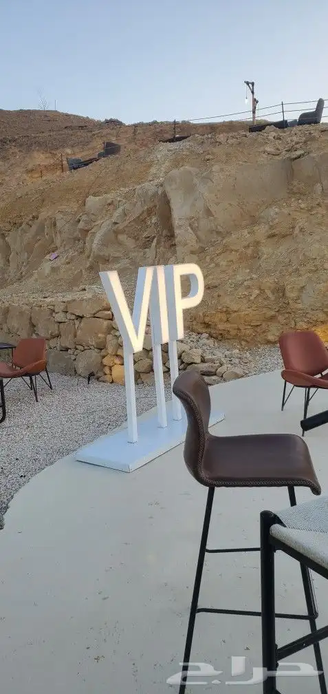 واجهات كلادنق حروف بارزة. استيل. اكرليك. زنكور. بنرات .استي 0