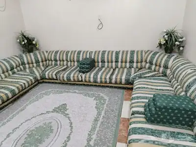 مجلس4ف4 ارضي تقريبا عل كامل الفرفه 2