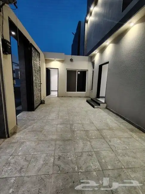 للبيع فيلا دوبلكس مساحة أرض كبيره حي الإسكان 1