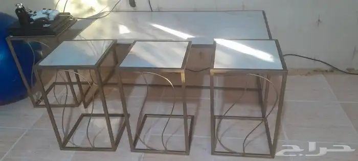 طاولات للبيع 0