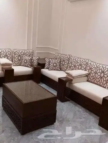 تنجيد وتفصيل مجالس وكنب وستائر ومساند 9