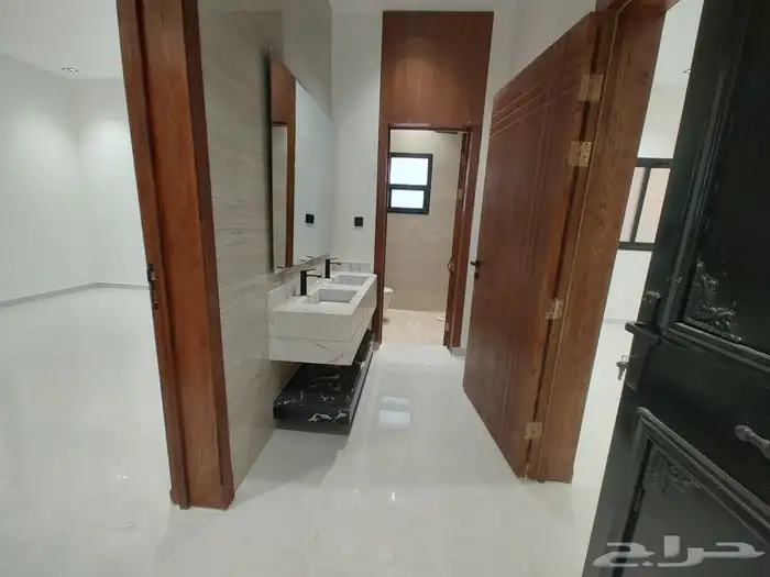 البيع دور اول تشطيب حديث موقف سياره 4