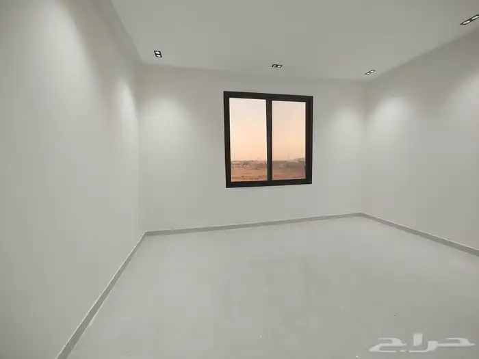البيع دور اول تشطيب حديث موقف سياره 8