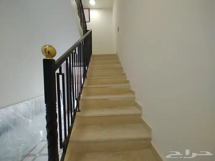البيع دور اول تشطيب حديث موقف سياره 3