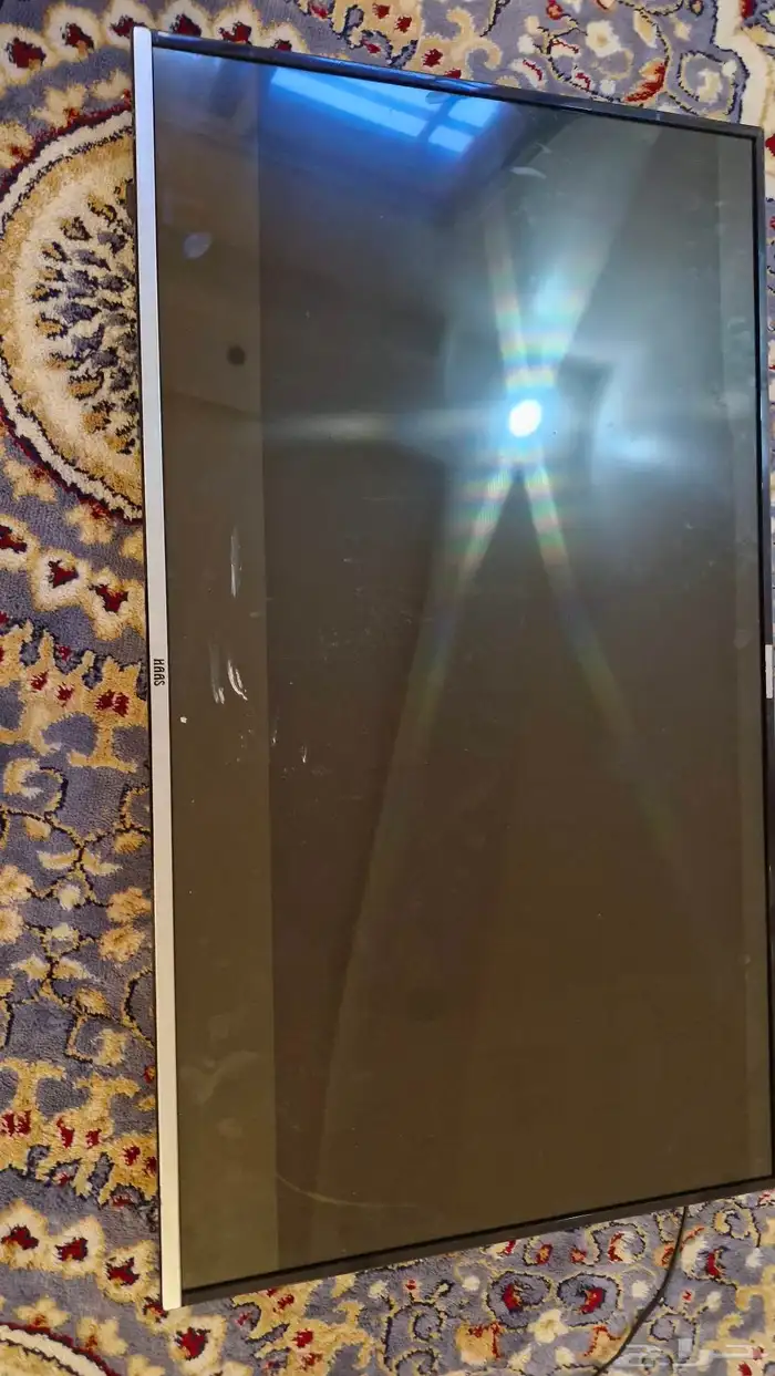 شاشة استخدام جديد بس انكسرت . سعرها 150 0