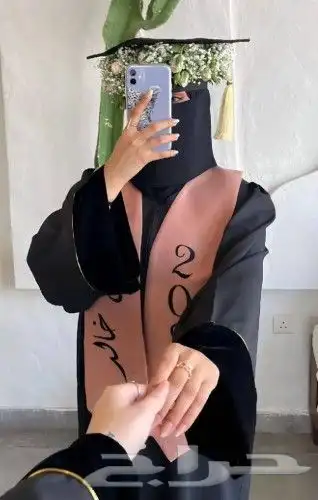 عبايات التخرج 2025 3