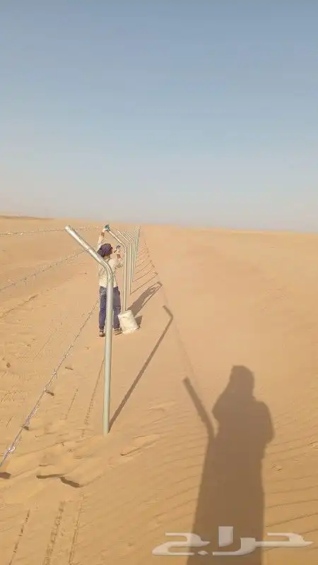 نحن نقوم بتركيب الشبوك وزراعه النخيل 3