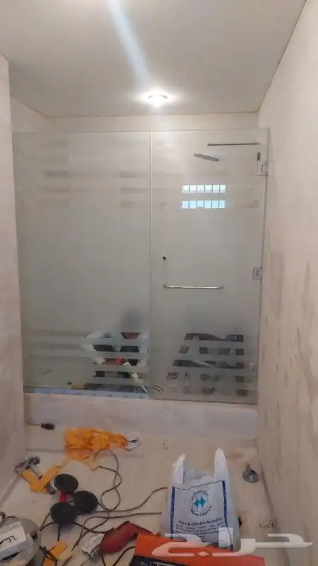 متخصصون في جميع اعمل الزجاج والمنيوم 4