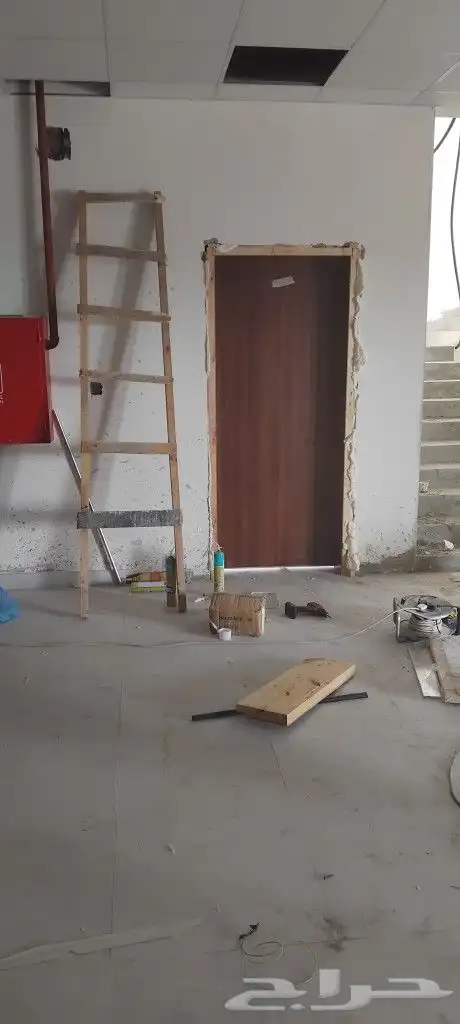 نجار موبيليا باب وشباك وبرطيشنات وكل أعمال الديكورات الخشبيه 6