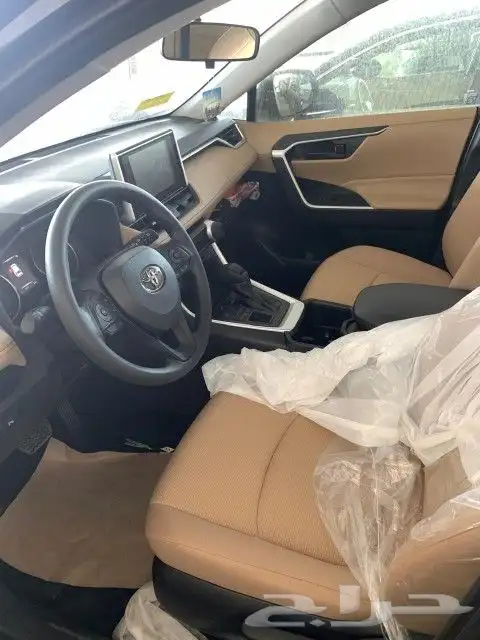 تويوتا راف فور LE بنزين 2025 2