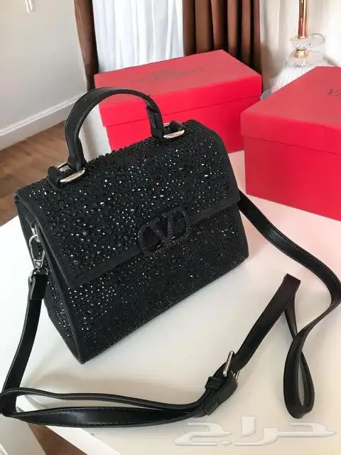 شنط فالنتينو كريسال الملحقات بوكس كيس شوبنج كيس قماش 26