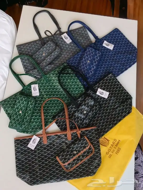 شنط ماركة متوفر كل الماركات كل الالوان وبسعر رمزي 35