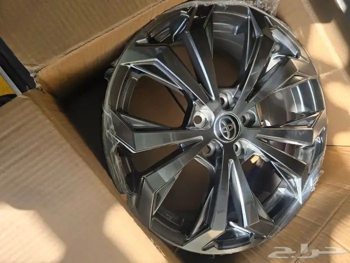 يتوفر لدينا جنوط رافور مقاس 18 و17 وكاله اصفار 1