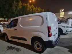 للبيع عدد 3 فانات بضائع 3