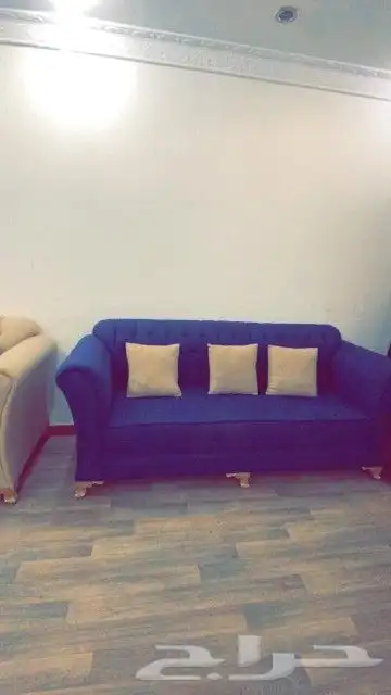 جلسة للبيع مع أربع طاولات 2