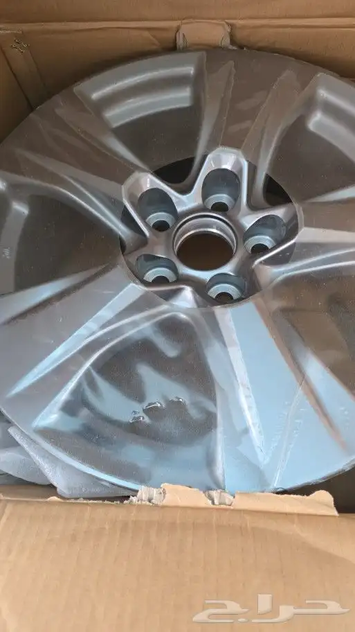 يتوفر لدينا جنوط رافور مقاس 18 و17 وكاله اصفار 2