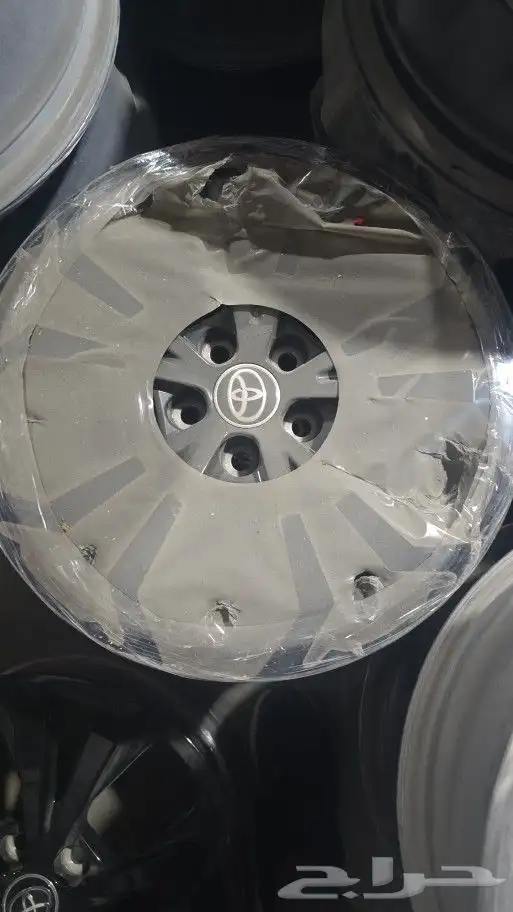 يتوفر لدينا جنوط رافور مقاس 18 و17 وكاله اصفار 3