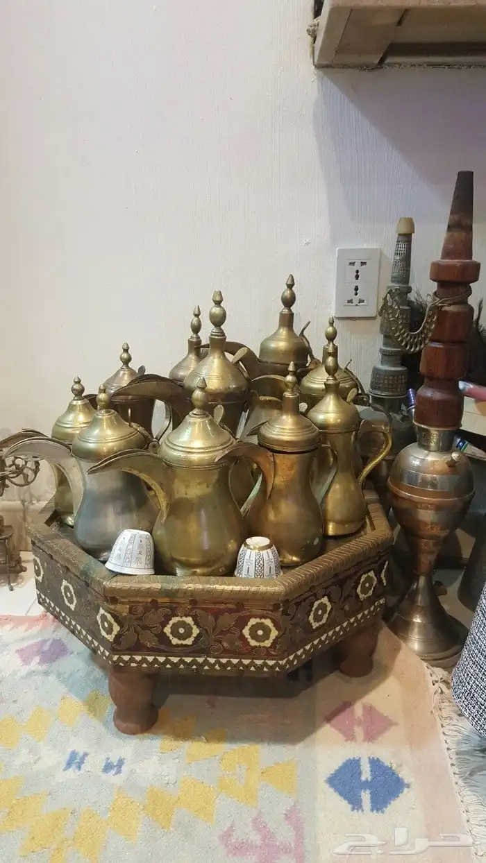 البيع نحاس قديم دلالة شمعدان اصلي كل قطعه سعر 4