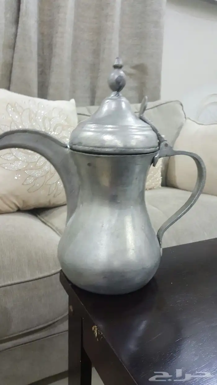 البيع نحاس قديم دلالة شمعدان اصلي كل قطعه سعر 1