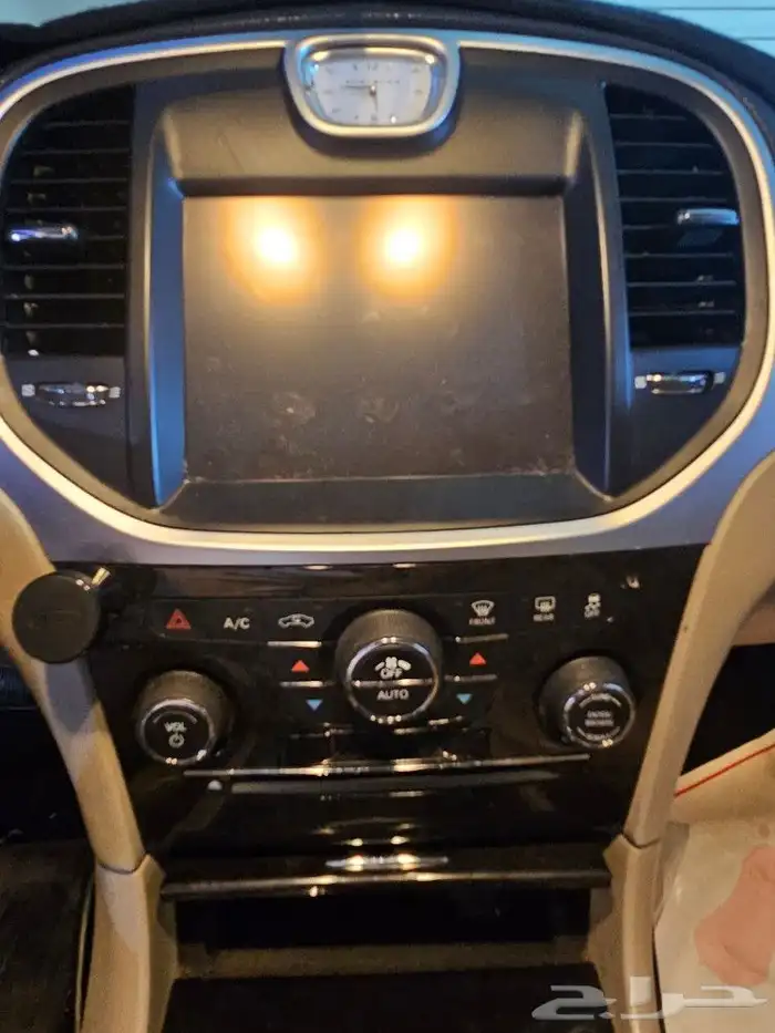 شاشة مع الديكور و مشغل سي دي كاملة 300C CHRYSLER 0