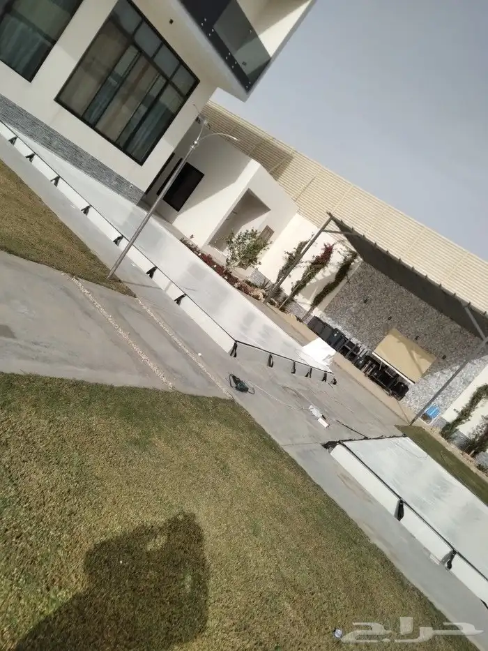 اشرعه للبرك وجميع اغطيه المسابح الشراع مقاوم لشمس وال 1