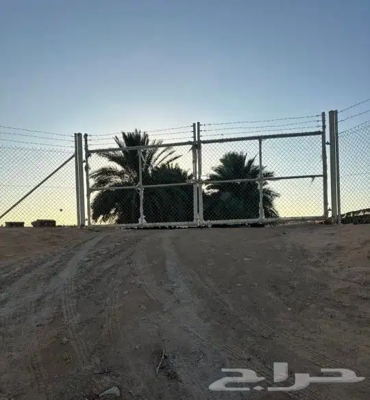 توريد وتركيب اشبوك المزراع وطرقات كسارات وملاعب 5