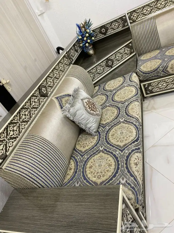 اثاث كنب مررره نظيف للصامل والحاد ماراح نختلف 1