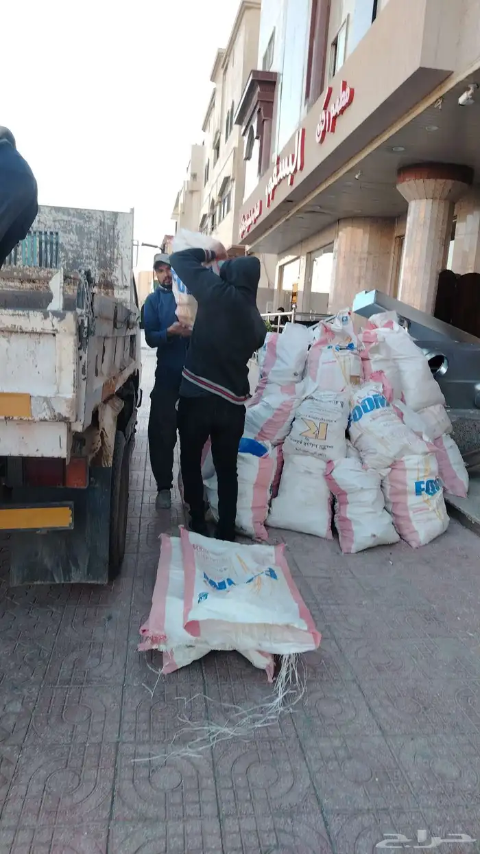 قلاب لتحميل وتوريد مواد بناء 7