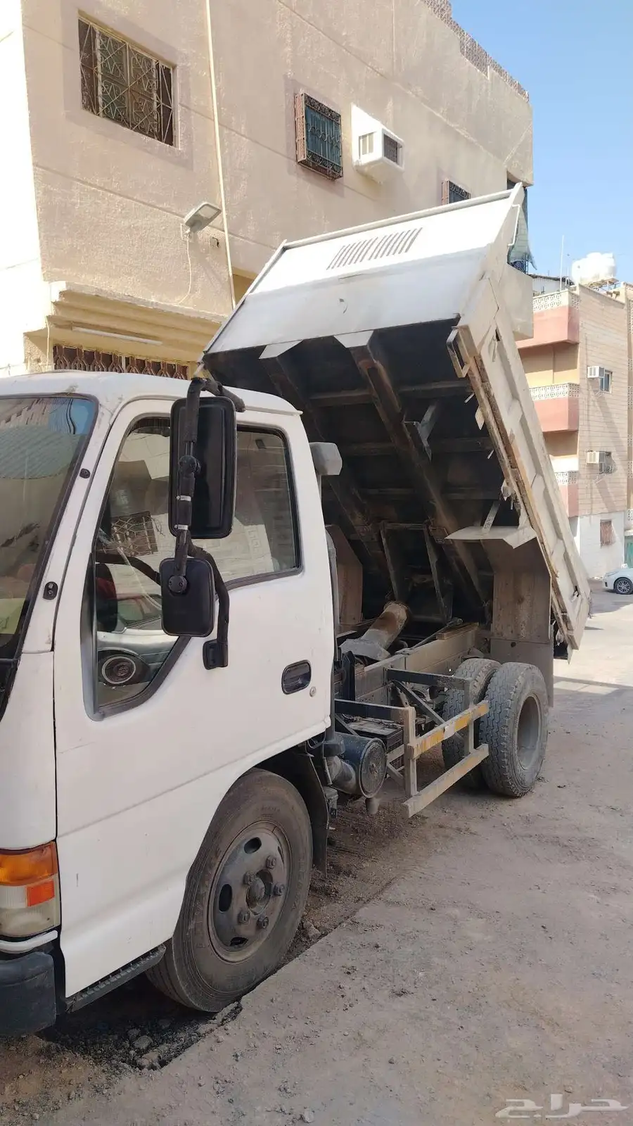 قلاب لتحميل وتوريد مواد بناء 5