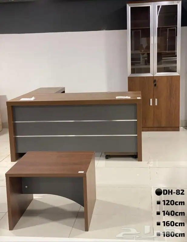 مكتب سكرتارية مودرن طاولة اجتماع محطات عمل ورك ستيشن كنب كرس 3