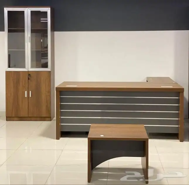 مكتب سكرتارية مودرن طاولة اجتماع محطات عمل ورك ستيشن كنب كرس 4