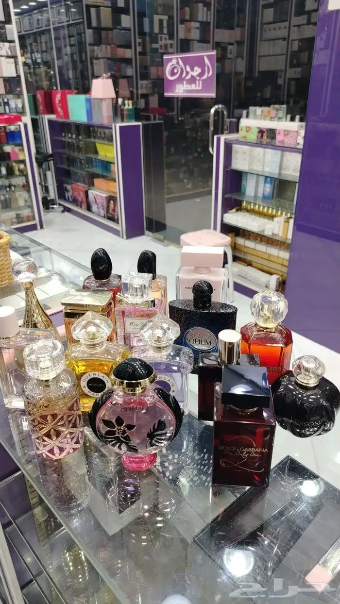 متوفرة جميع العطور النسائيه والرجاليه بأسعار مناسبة وجمله 6