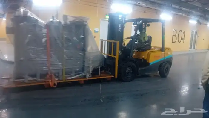 رافعه شويكه للايجار كرينات بجميع احجمها 4