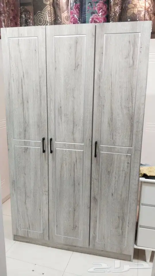 دواليب ملون وسرر قطيفي جاهزه سعر رمزي جمله قطاعي 0