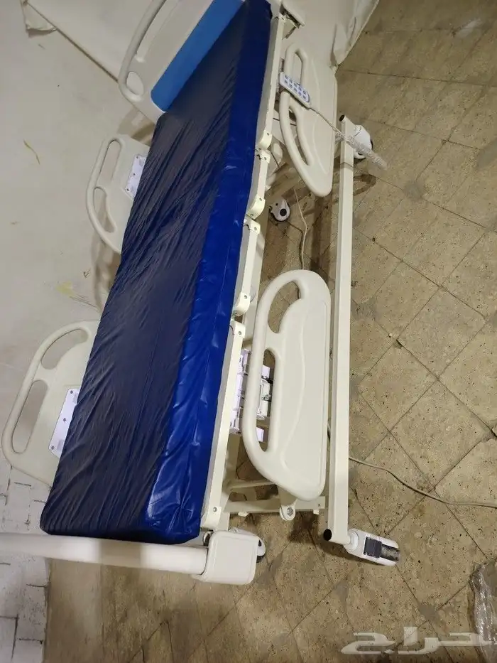 سرير طبي كهربائي فايبر فخم 2